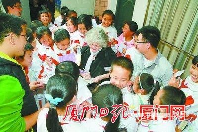 阿达·尤纳斯厦门学校开讲孩子“难倒”诺奖得主 