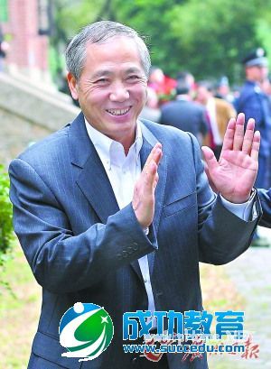 “引力”院士引领中大曾长年住山洞搞科研 