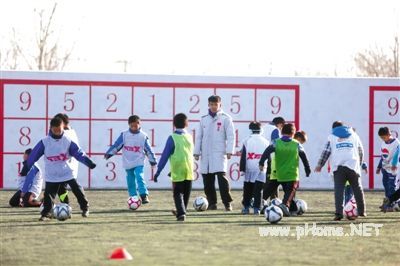 北体大“全包”五小学体育课 