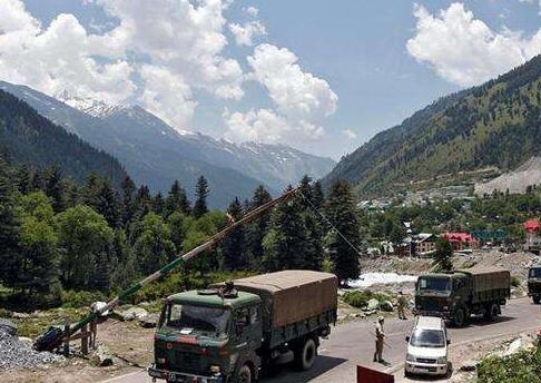 打脸了,印度官员宣称被解放军“绑架”的5人,突然出现! 打脸了,印度官员宣称被解放军“绑架”的5人,突然出现!