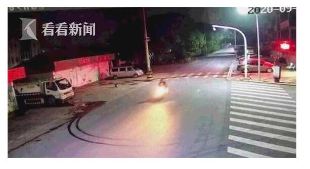 【无语】醉驾男子报警称和两只狗吵架输了 发生了什么？