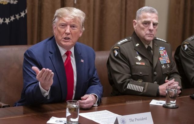 特朗普怒不可遏开除防长,白宫遭军方威胁认输 特朗普怒不可遏开除防长,白宫遭军方威胁认输