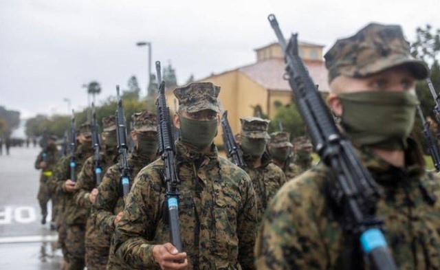 特朗普怒不可遏开除防长,白宫遭军方威胁认输 特朗普怒不可遏开除防长,白宫遭军方威胁认输