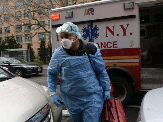 美国医护严重不足,政府允许“无症状”感染者照顾重症! 美国医护严重不足,政府允许“无症状”感染者照顾重症!