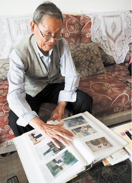 怒赞!89岁老人30年资助上百名贫困生上热搜