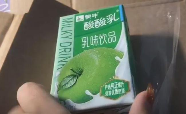 警方通报网购苹果手机收到酸酸乳 EMS被反映“掉包”并非个案