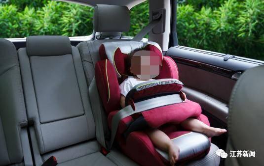 急刹车后,3岁娃被安全带勒断肠!这个问题,很多父母都忽视了