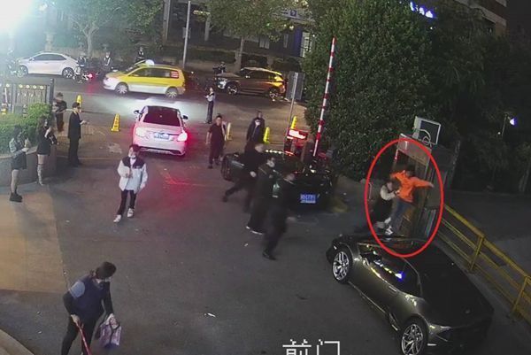 惊呆！女子酒后爬豪车上蹦迪致车损28万，发生了什么？